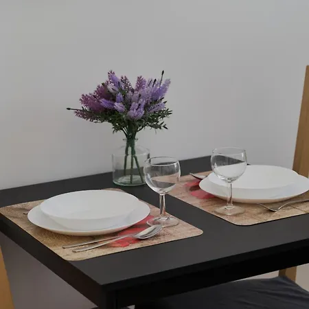 Lägenhet Przytulne Studio Apartament Jednosci Narodowej We Wroclawiu By Renters *