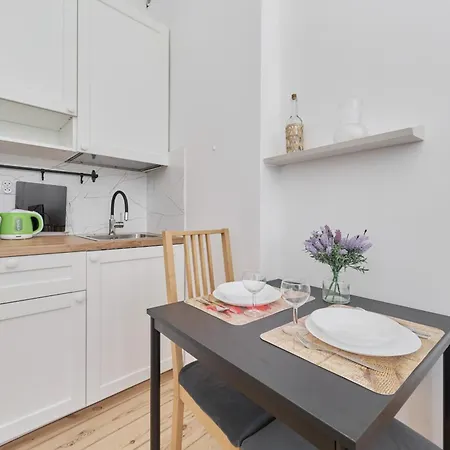 Przytulne Studio Apartament Jednosci Narodowej We Wroclawiu By Renters * 브로츠와프